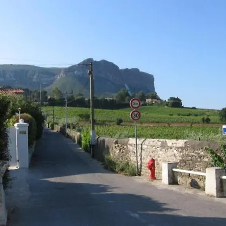 Holiday home Maison Mitoyenne A *